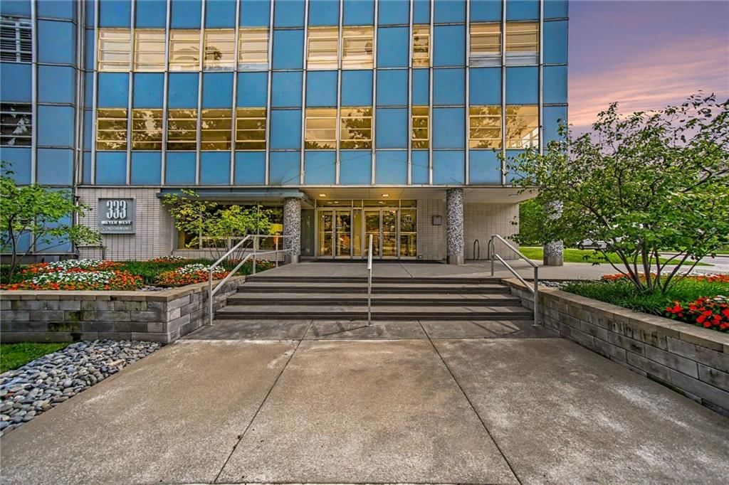 333 W Meyer Boulevard — photo 12