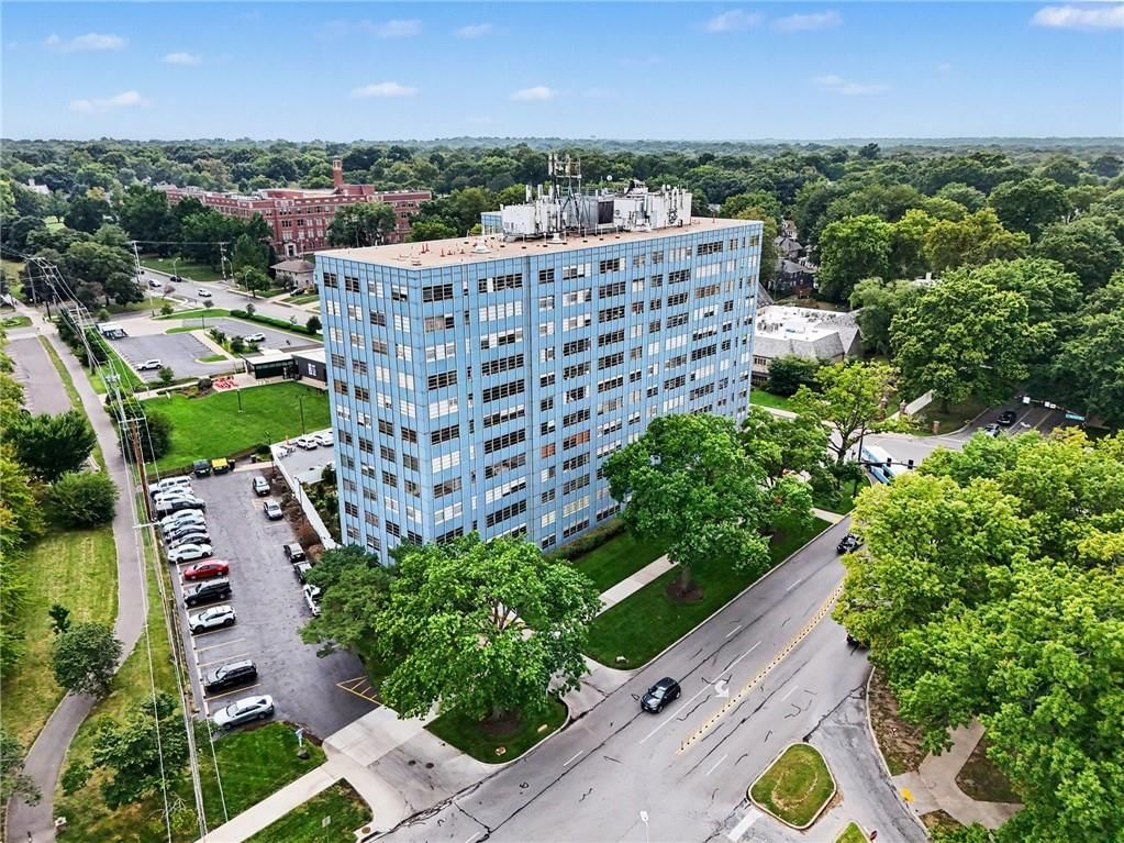 333 W Meyer Boulevard — photo 15