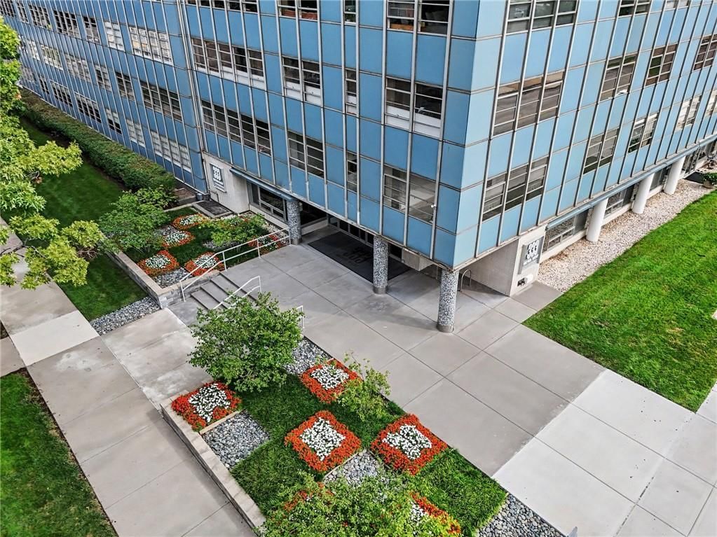 333 W Meyer Boulevard — photo 22