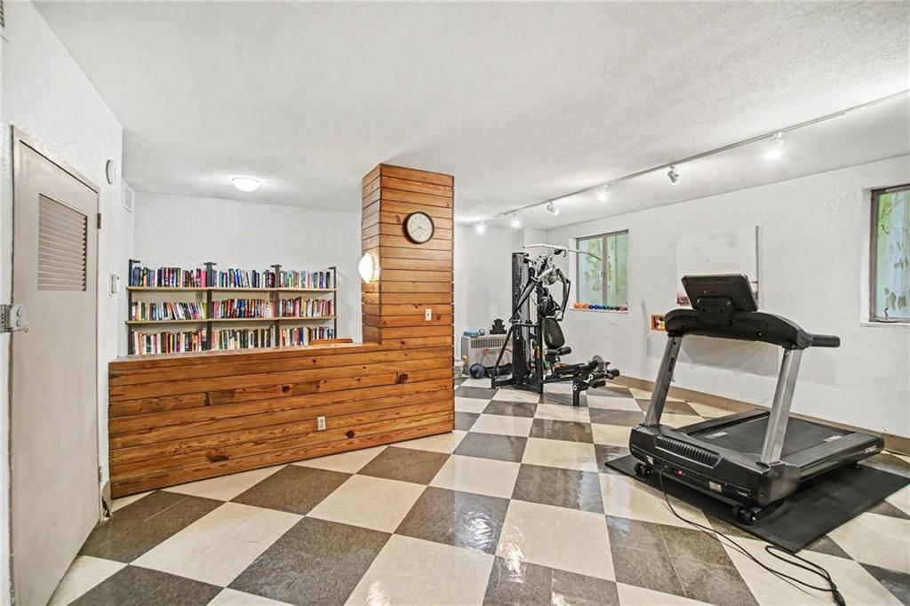 333 W Meyer Boulevard — photo 26