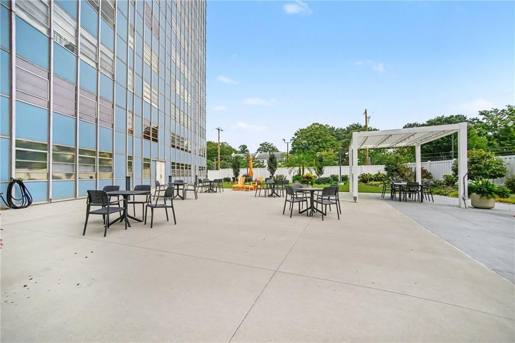 333 W Meyer Boulevard — photo 27