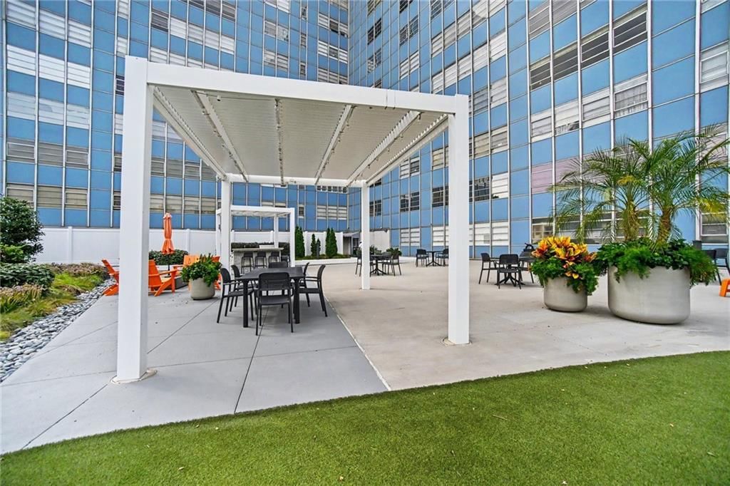 333 W Meyer Boulevard — photo 28