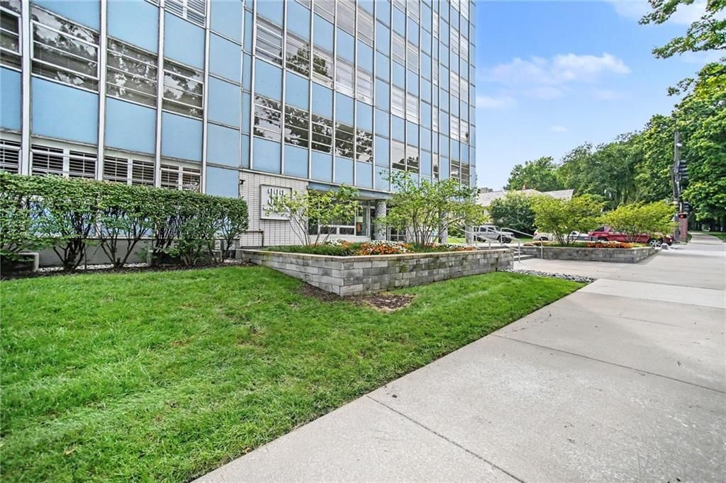 333 W Meyer Boulevard — photo 31