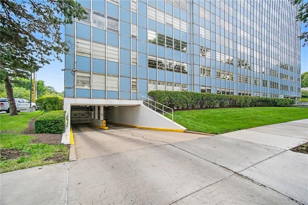 333 W Meyer Boulevard — photo 33