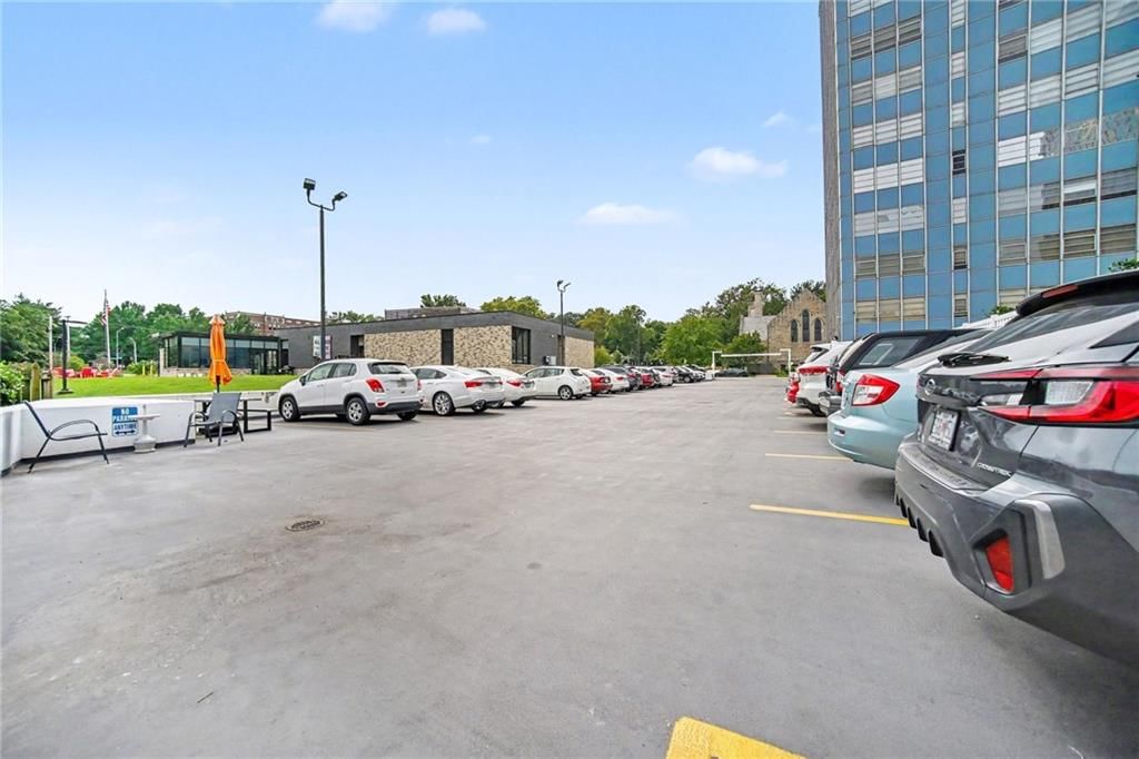 333 W Meyer Boulevard — photo 36