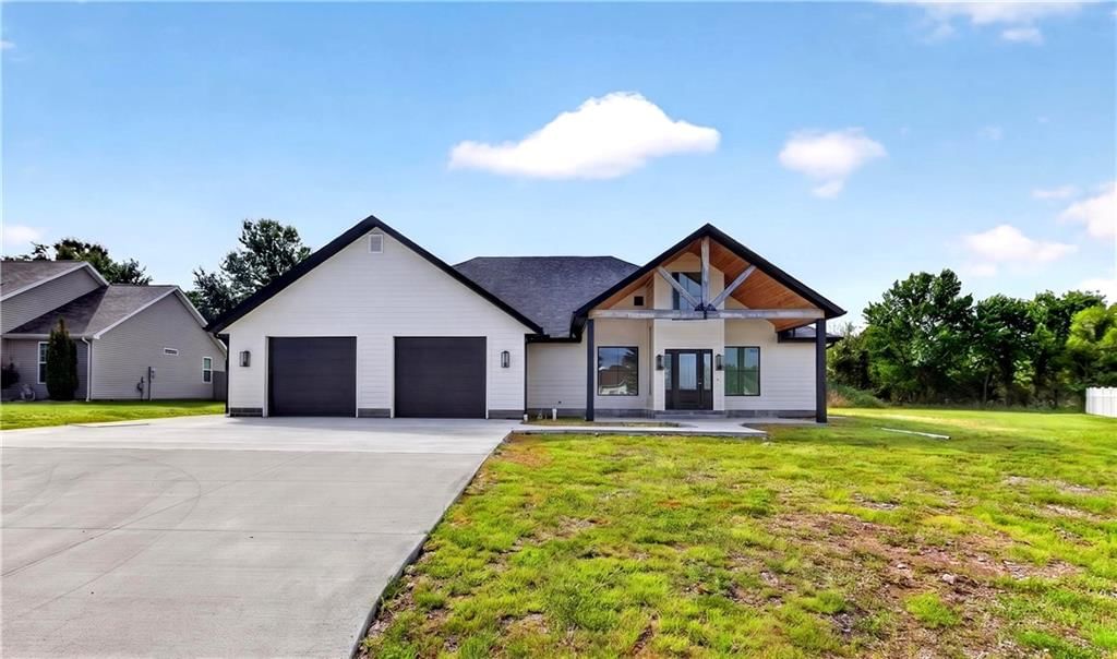 123 Vals Lane — photo 2