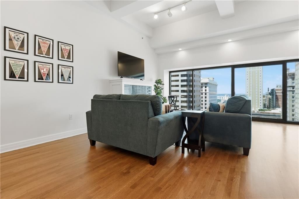 1101 Walnut Street — photo 2