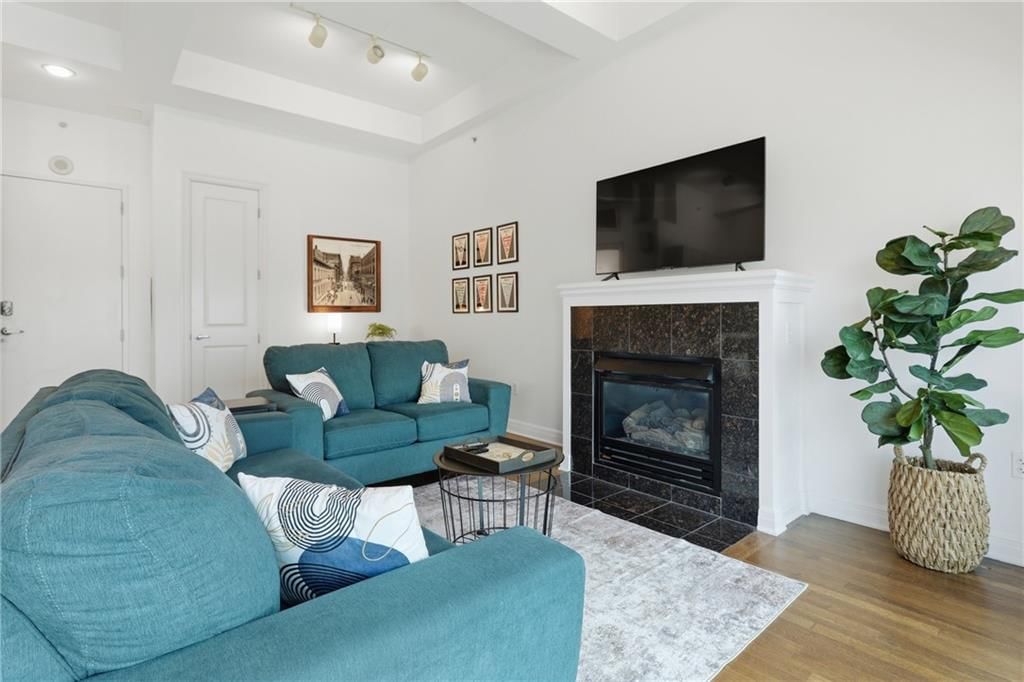 1101 Walnut Street — photo 3