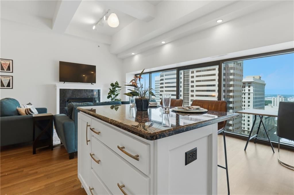 1101 Walnut Street — photo 11