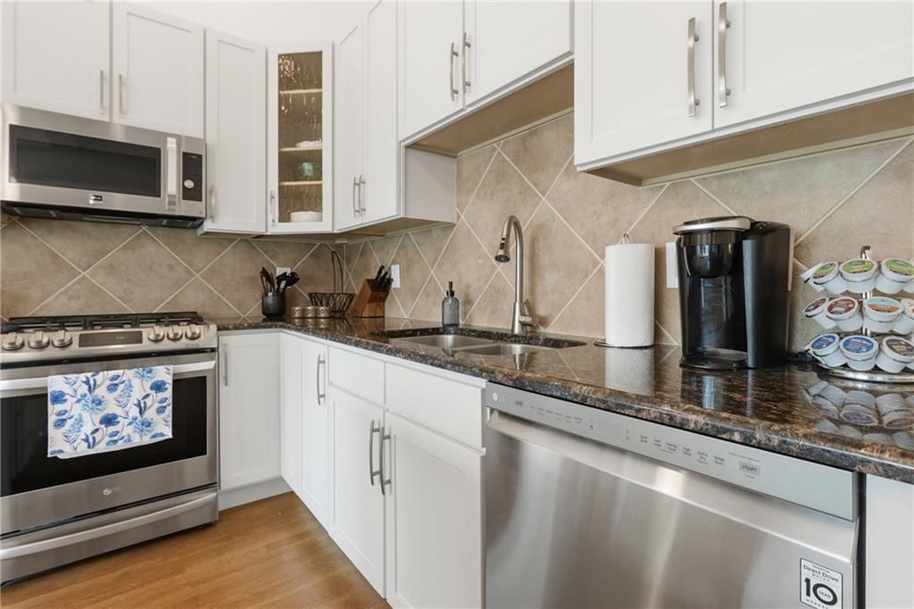 1101 Walnut Street — photo 12