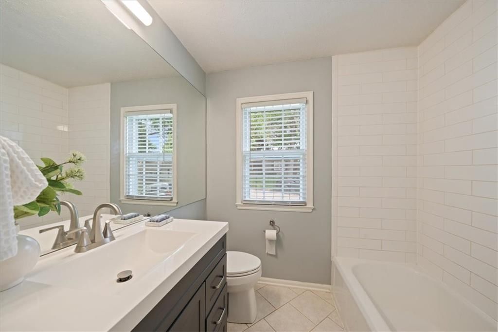 2609 W 50th Terrace — photo 14