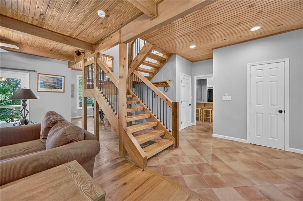 315 Country Ridge Drive — photo 8