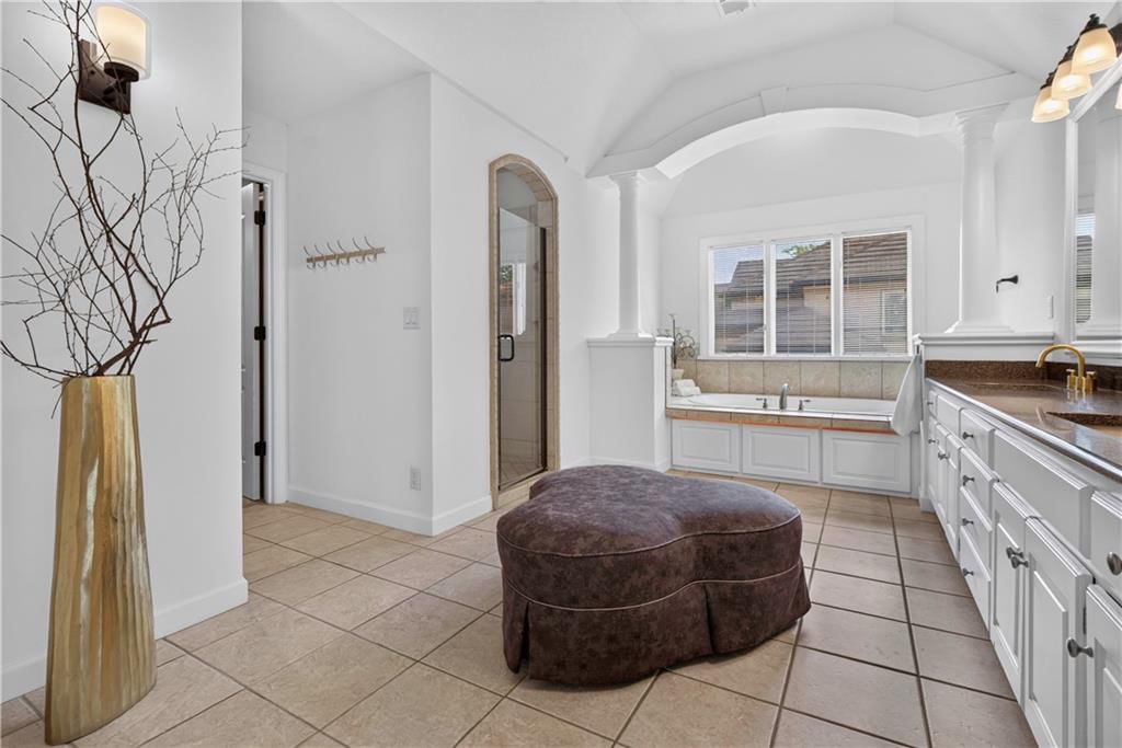 5717 W 128th Terrace — photo 34