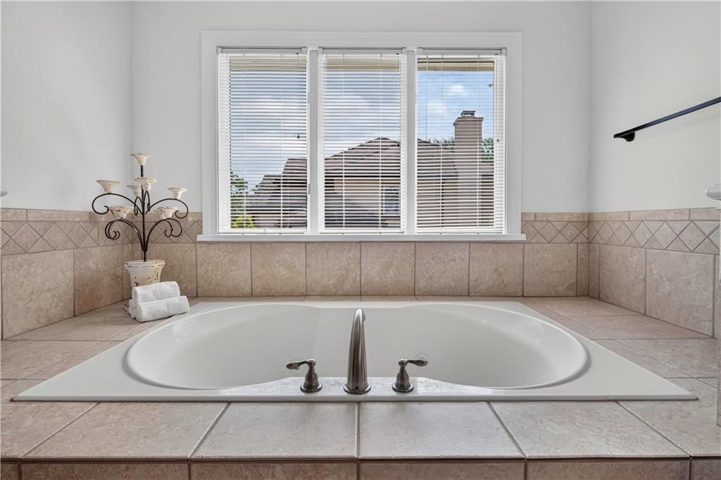 5717 W 128th Terrace — photo 36