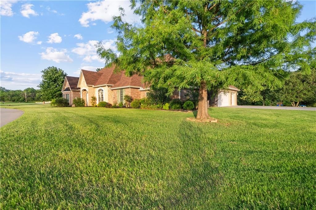 2861 W Northbrook Street — photo 4