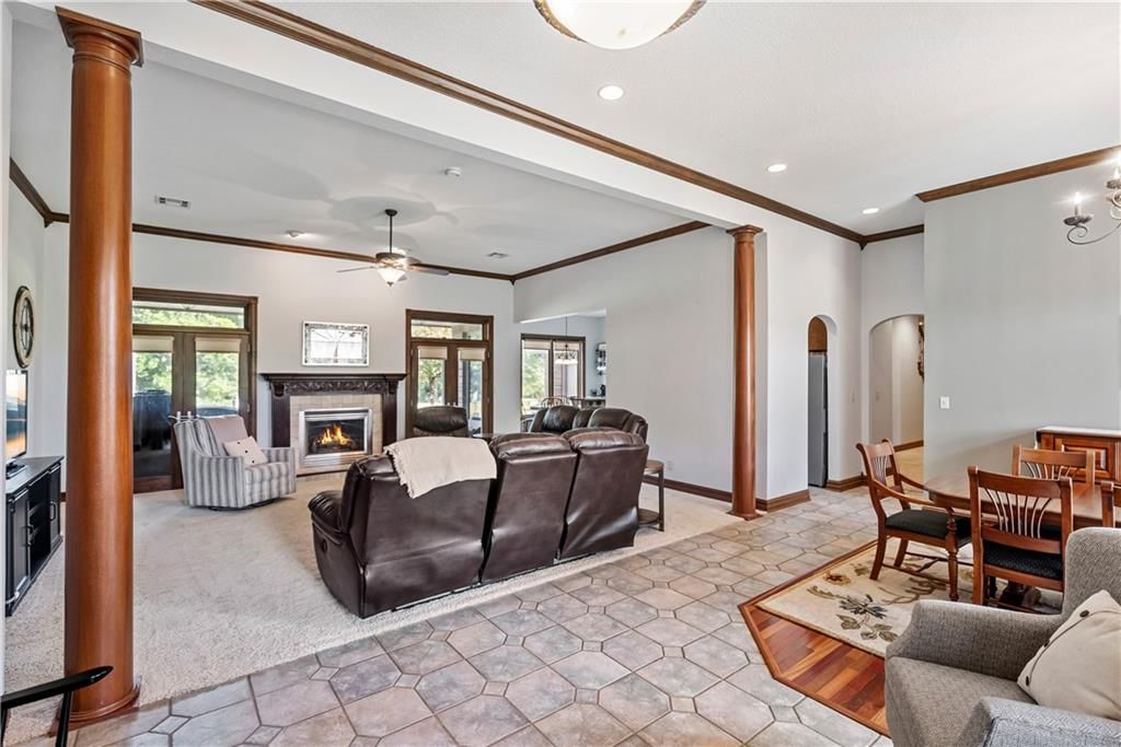2861 W Northbrook Street — photo 9
