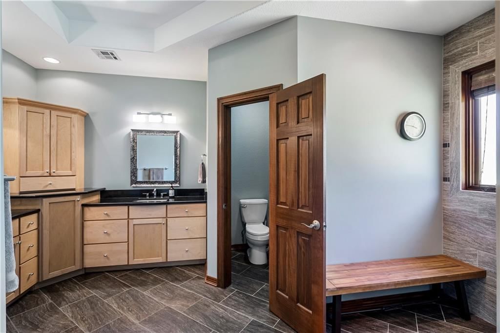 2861 W Northbrook Street — photo 39