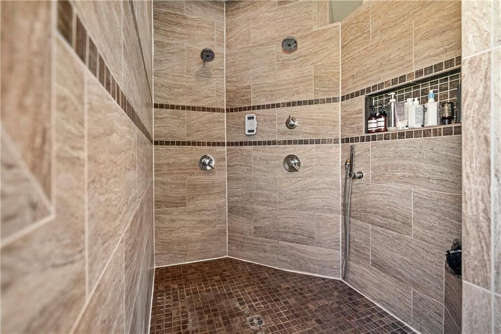 2861 W Northbrook Street — photo 45