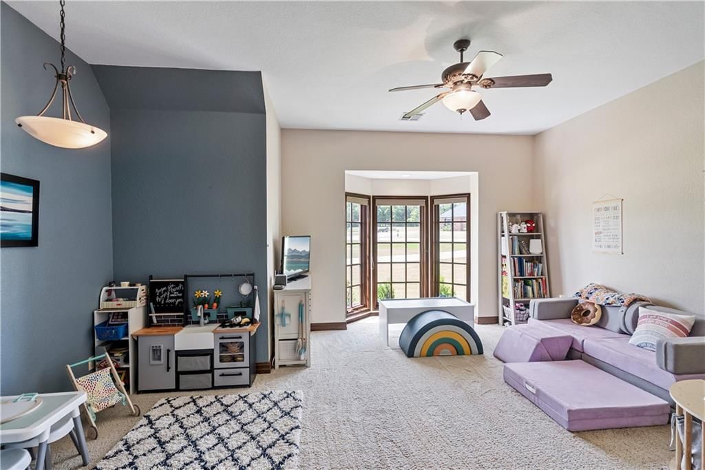 2861 W Northbrook Street — photo 46