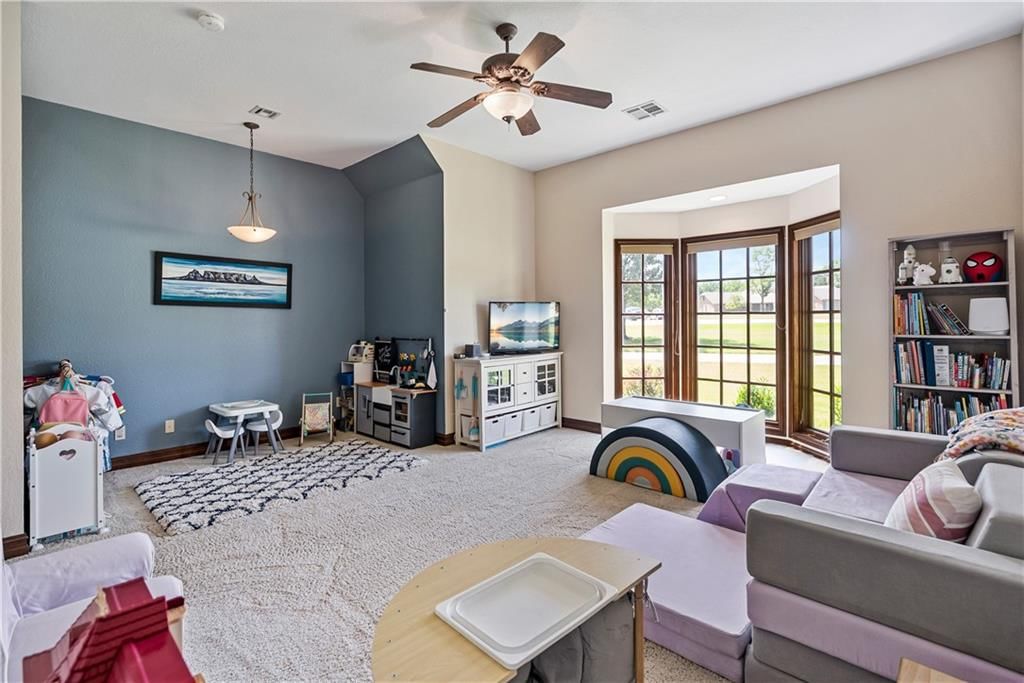 2861 W Northbrook Street — photo 48