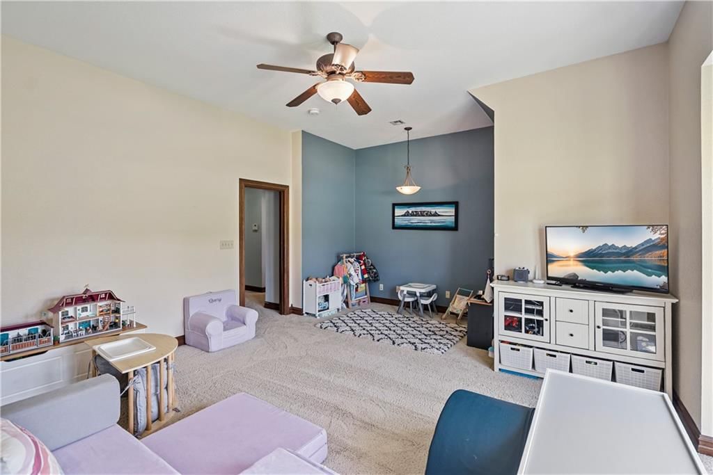 2861 W Northbrook Street — photo 49