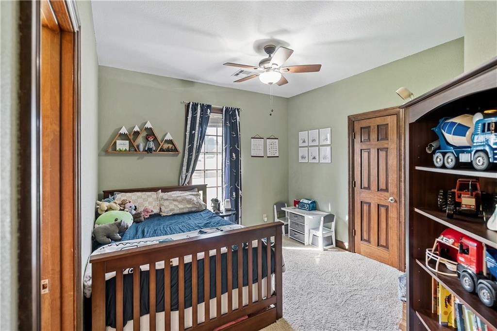 2861 W Northbrook Street — photo 53