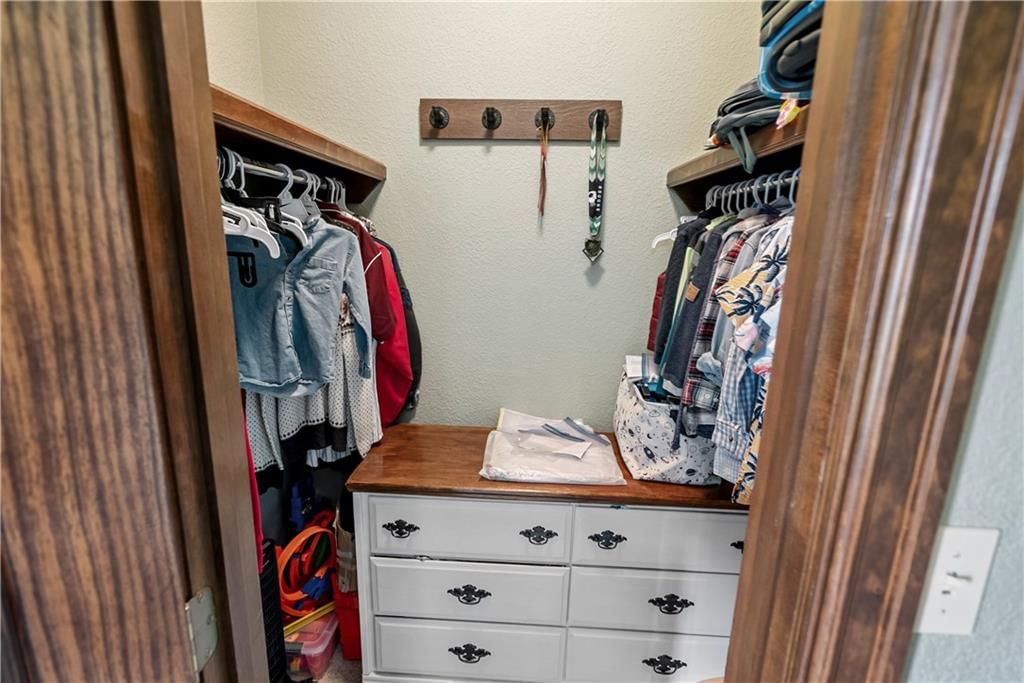 2861 W Northbrook Street — photo 54