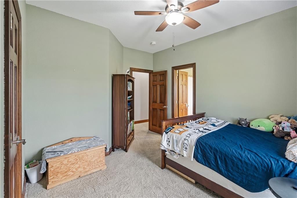 2861 W Northbrook Street — photo 55