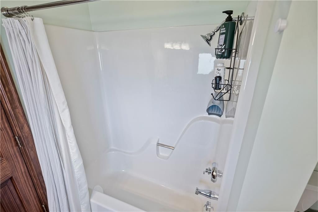 2861 W Northbrook Street — photo 57