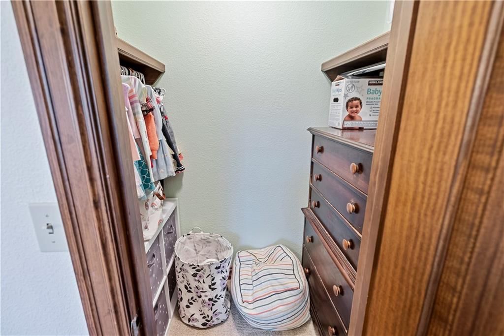 2861 W Northbrook Street — photo 60