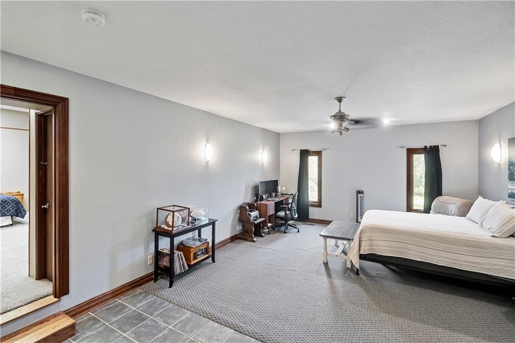 2861 W Northbrook Street — photo 63