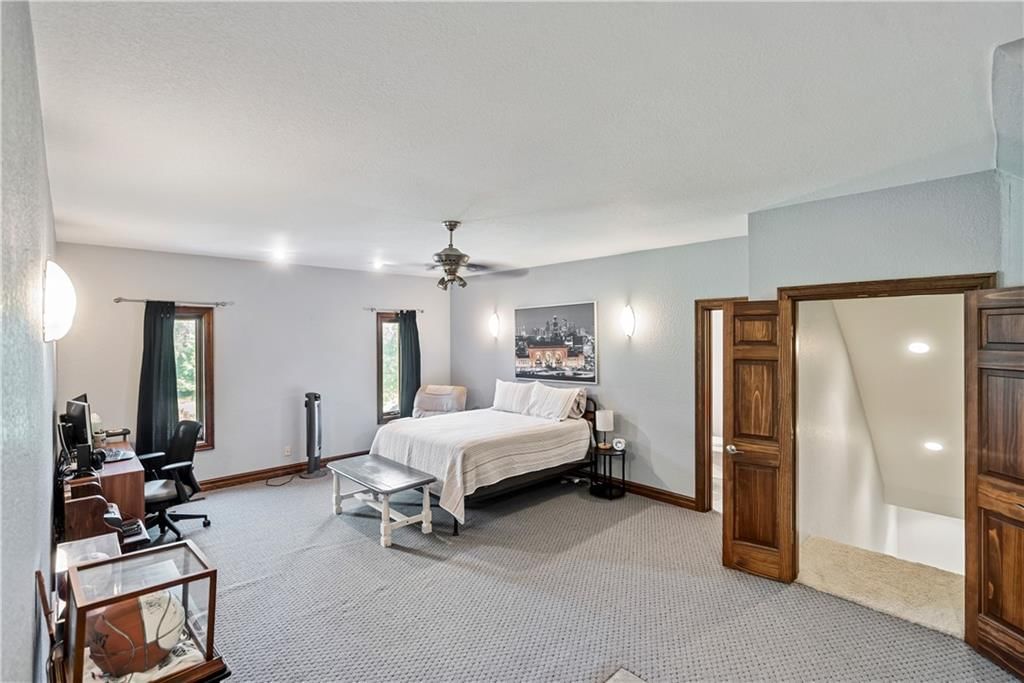 2861 W Northbrook Street — photo 64