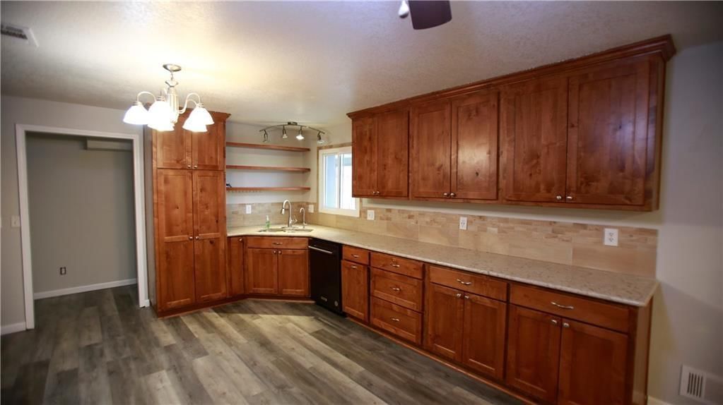 14298 Leavenworth Road — photo 12