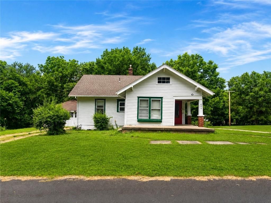 606 W 4th Street, Holden, MO