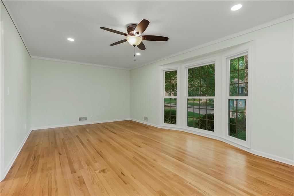 10006 Linden Street — photo 6