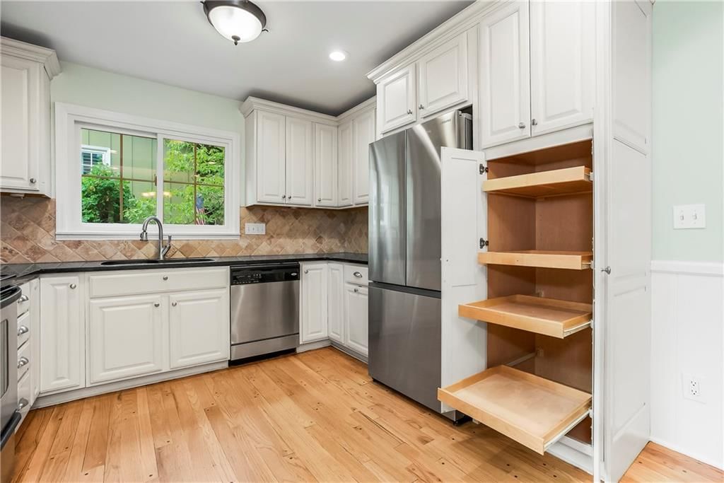 10006 Linden Street — photo 9