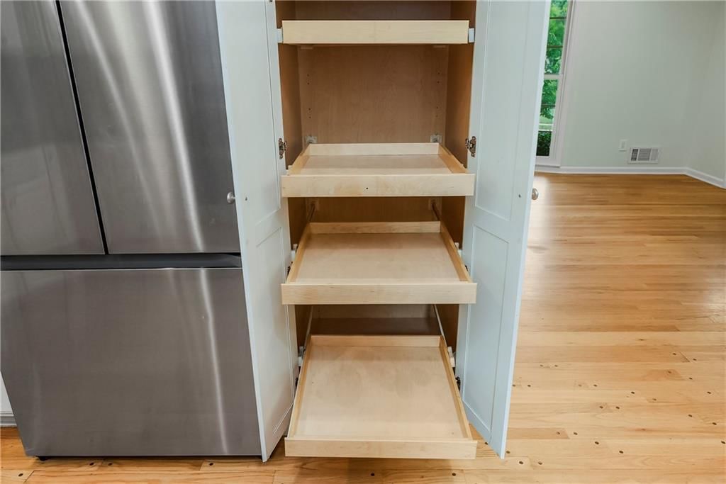 10006 Linden Street — photo 11