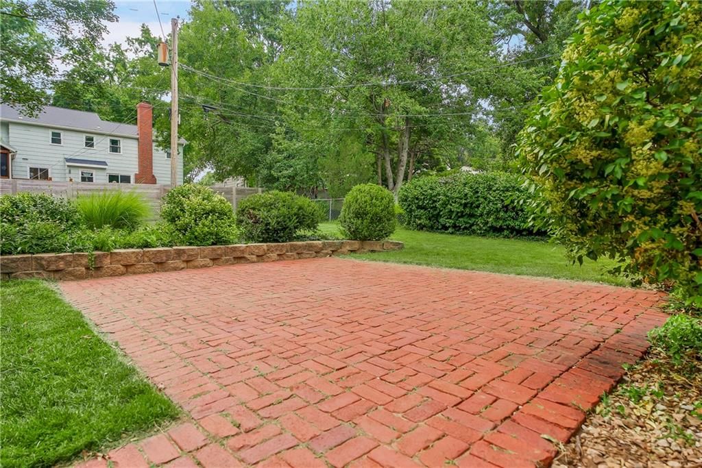 10006 Linden Street — photo 18