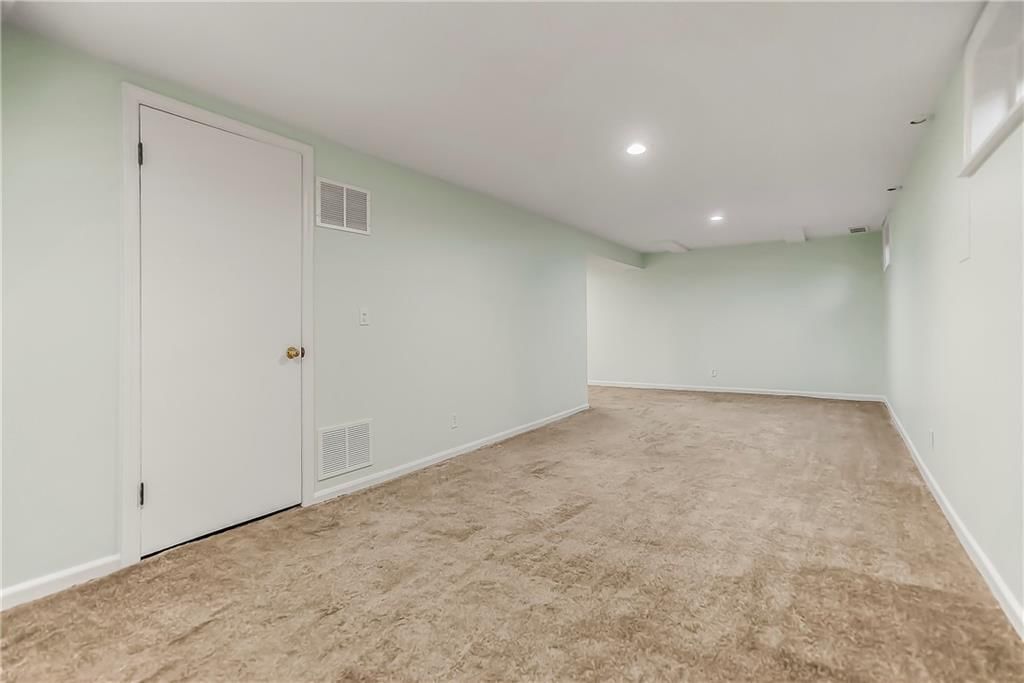 10006 Linden Street — photo 28