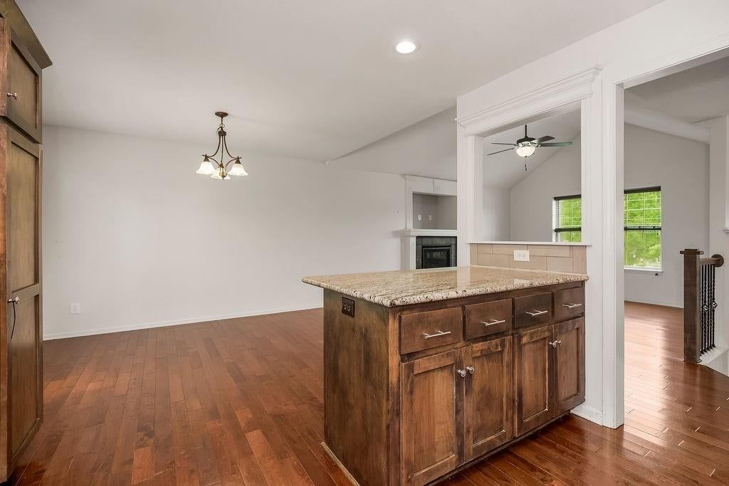 11816 N Belmont Avenue — photo 10