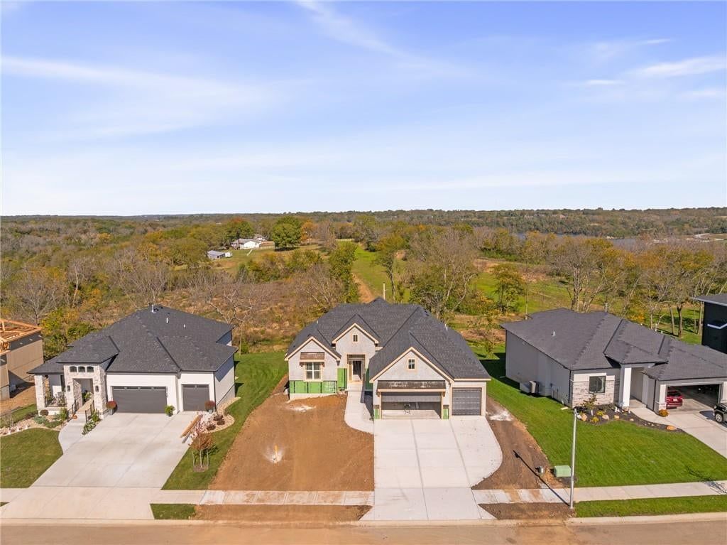 25102 W 141st Street, Olathe, KS: listing photo 3