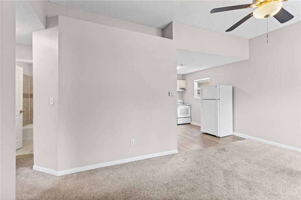 5017 FOREST Avenue — photo 4
