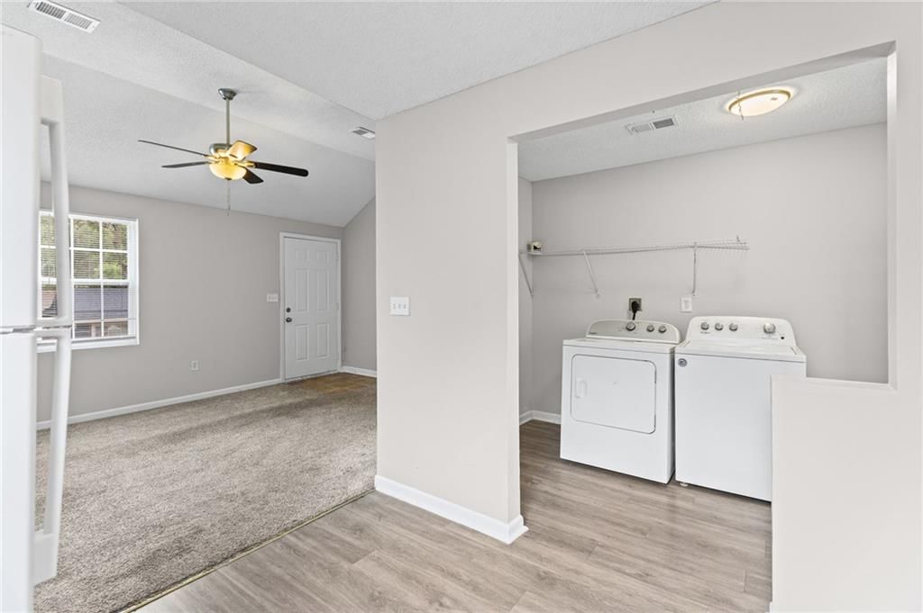 5017 FOREST Avenue — photo 9