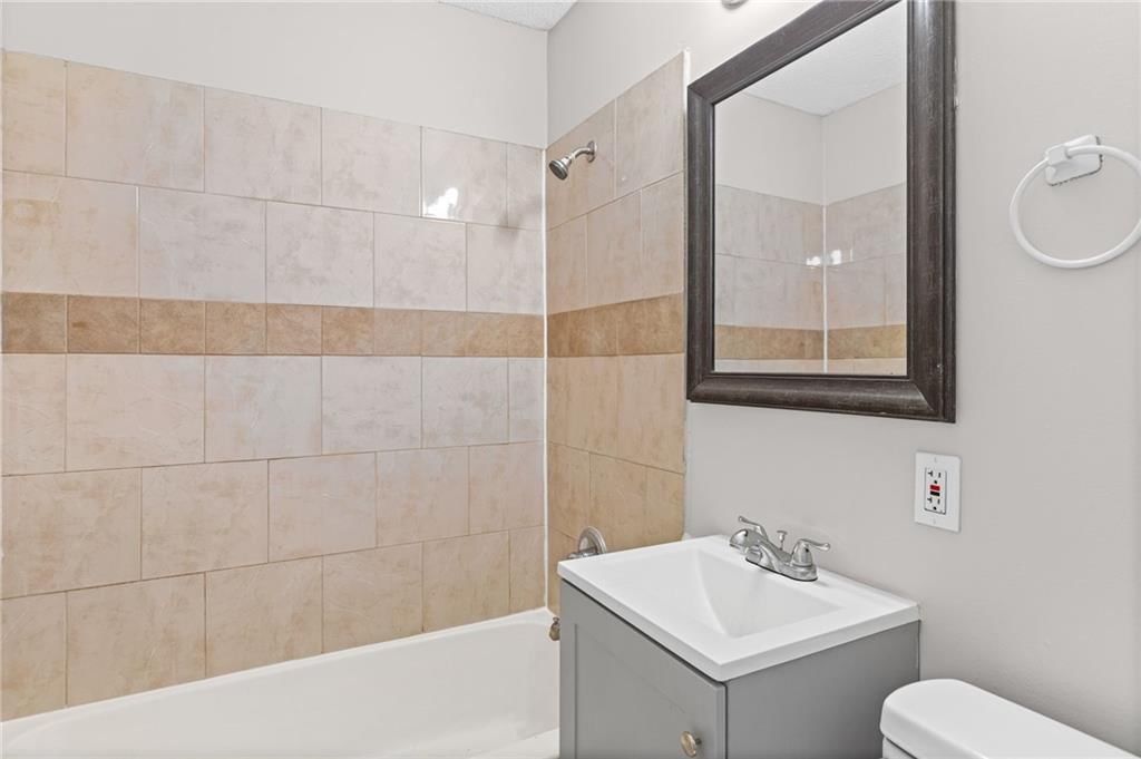 5017 FOREST Avenue — photo 13