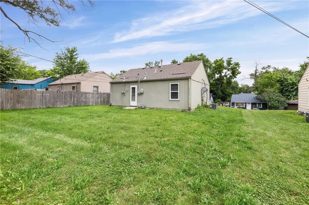5017 FOREST Avenue — photo 19