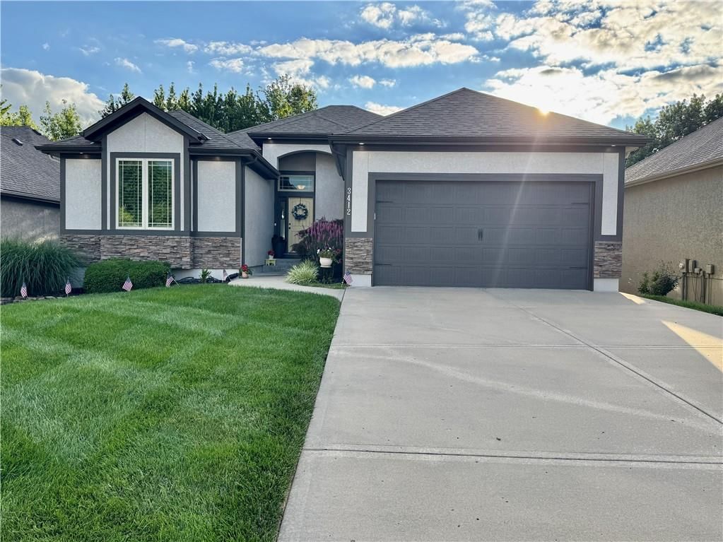 3412 SW Lois Lane — photo 1