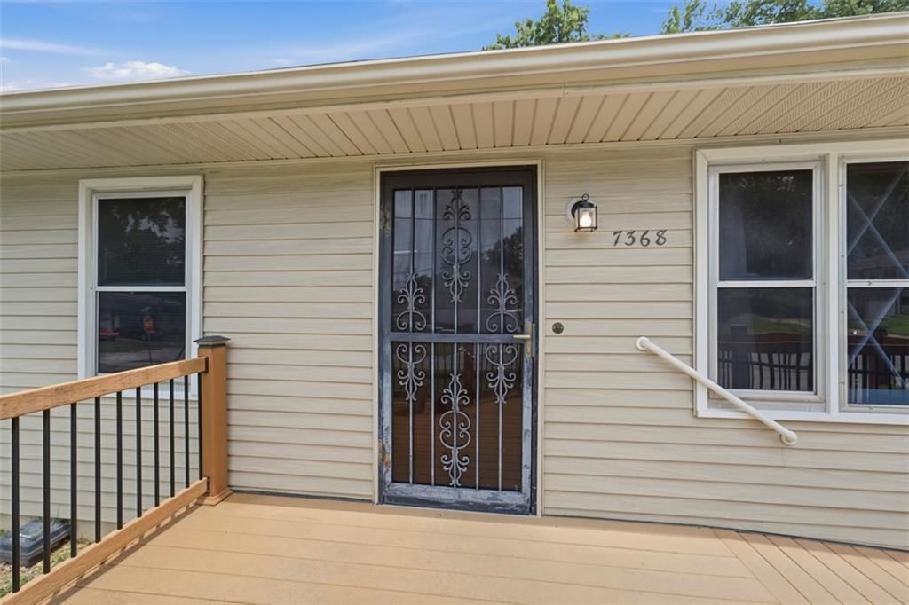 7368 Yecker Avenue — photo 4