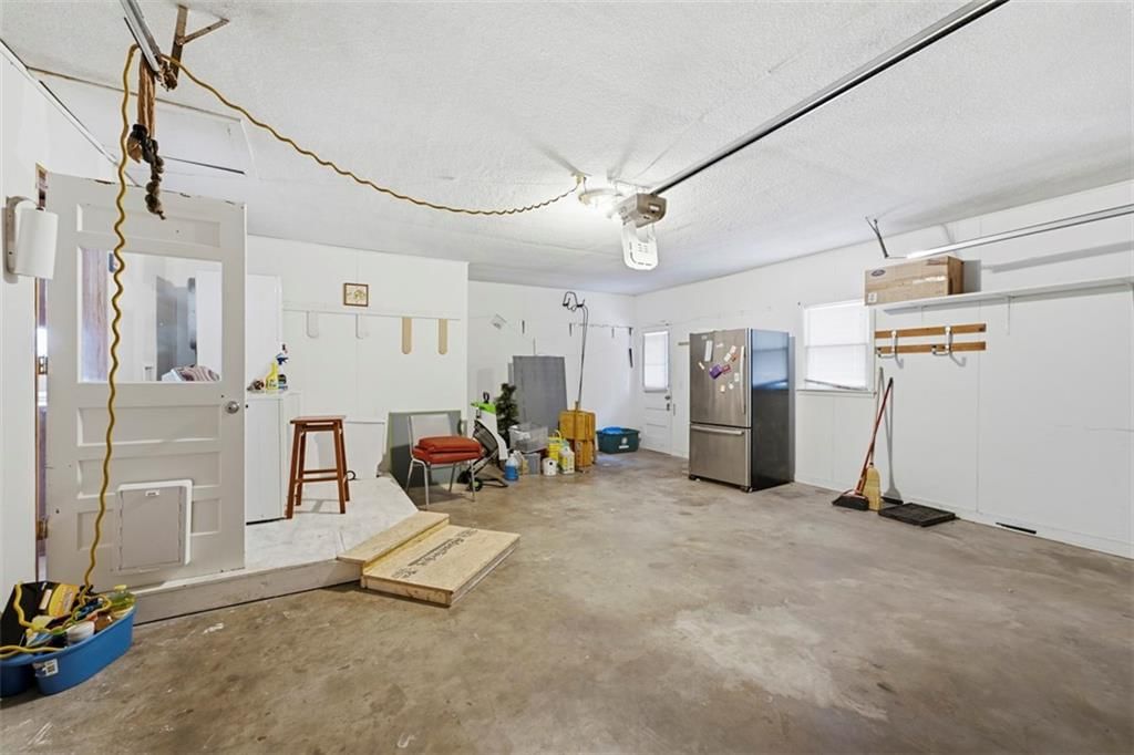 7368 Yecker Avenue — photo 28