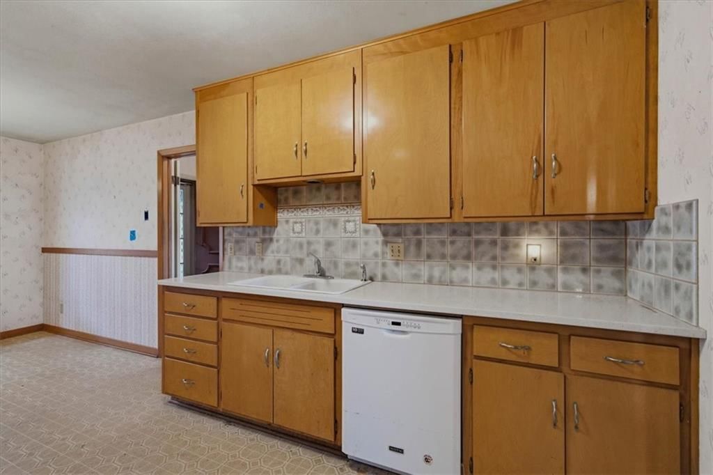 8128 Juniper Drive — photo 15
