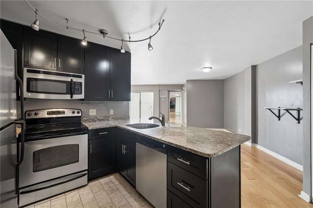 3838 Rainbow Boulevard — photo 39